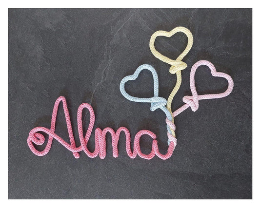 Fiocco nascita personalizzato con nome in tricotin e cuori Decorazione cameretta neonato Regalo nascita originale Handmade