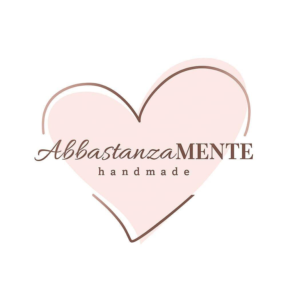 Decorazione personalizzabile con nome in maglia in tricotin con farfalla con farfalla per la cameretta dei bambini fatto a mano idea regalo